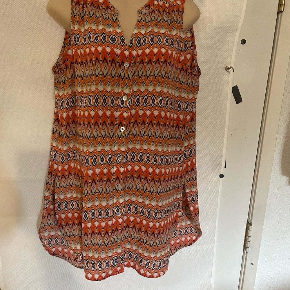 Fig and Flower Sleeveless Multicolor Geometric Blouse